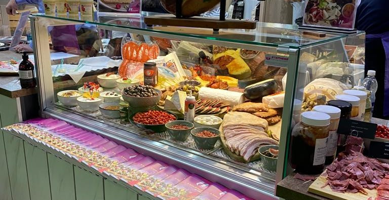 Ubert 6 Well Cold Display Server